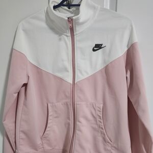 WOMEN NIKE TOP